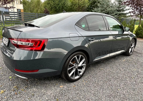 Skoda Superb cena 81795 przebieg: 223000, rok produkcji 2018 z Poznań małe 22